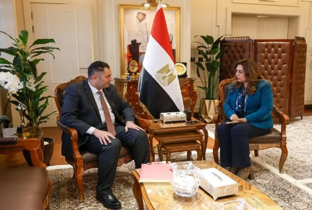 الدكتورة منال عوض وزيرة التنمية المحلية تستقبل محافظ دمياط