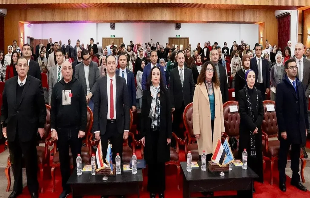 وزيرة التضامن مايا مرسي رئيس مجلس إدارة صندوق مكافحة وعلاج إدمان وتعاطي المخدرات خلال المؤتمر