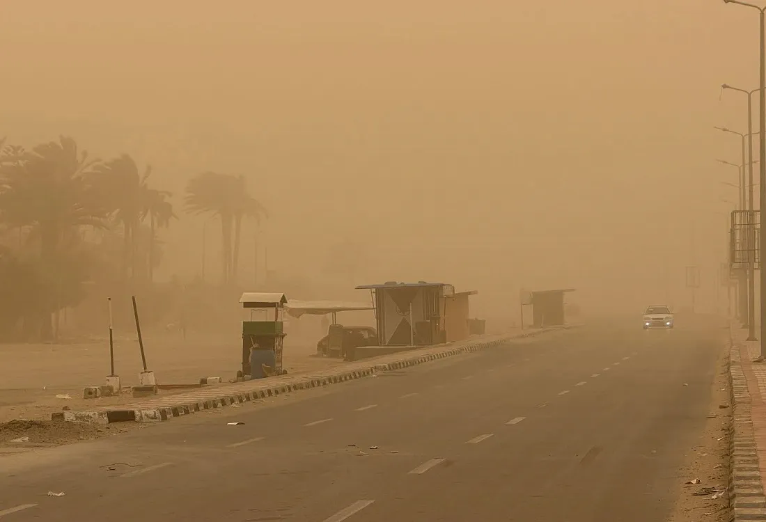 عاصفة ترابية تجتاح شمال مصر