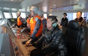 الزعيم الكوري الشمالي أثناء إطلاق صاروخ كروز