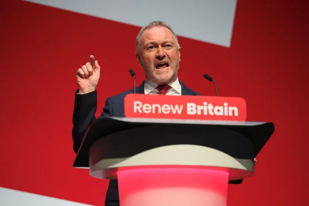 وزير الإسكان البريطاني ستيف ريد - أرشيفية