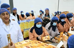 مدبولي يتفقد شركة " الطحان" لتصنيع وتعبئة التمور بالمنطقة الاستثمارية ببنها