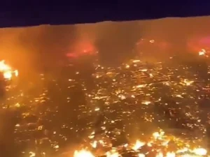 حريق بولاية صباح في ماليزيا ( الصورة من الشرق للأخبار)
