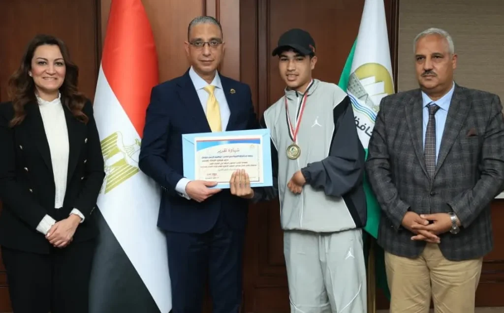 محافظ الجيزة يكرّم "فرسان الإرادة" أبطال السوبر بكرة القدم السباعية