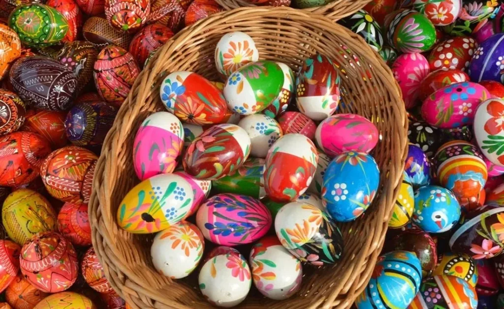 البيض الملون