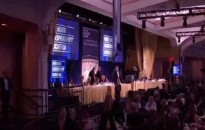 قبيل حادث محاولة اغتيال ترامب بلحظات قليلة