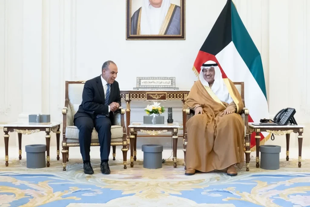 وزير الخارجية المصري يلتقي سمو الشيخ صباح خالد الحمد المبارك الصباح ولي عهد الكويت