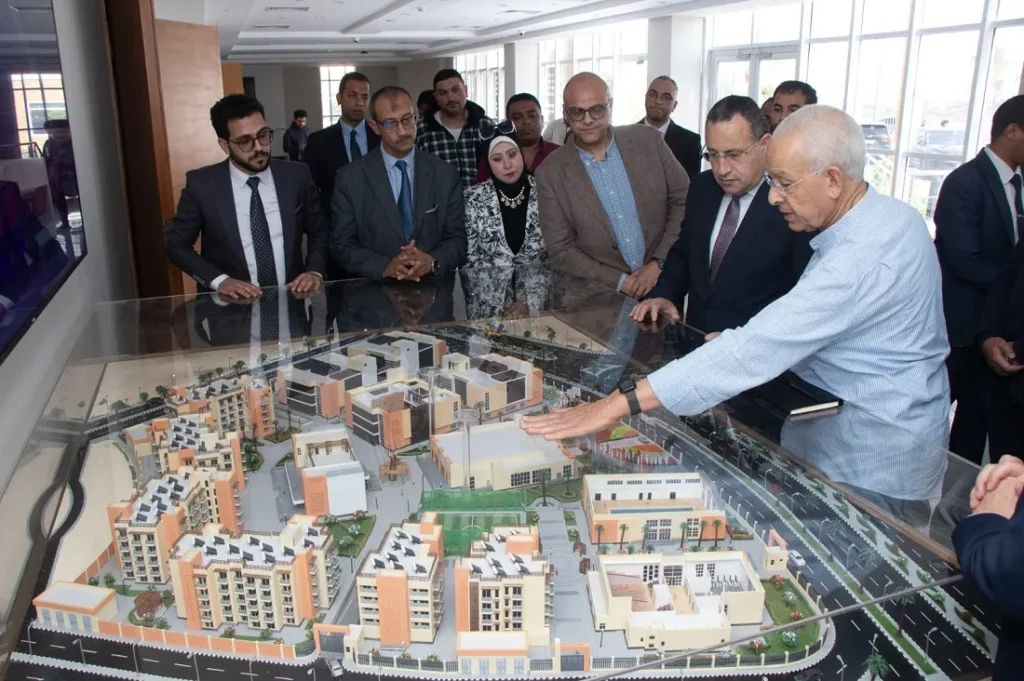 خلال تفقد وزير التعليم العالي جامعة سنجور بمدينة برج العرب