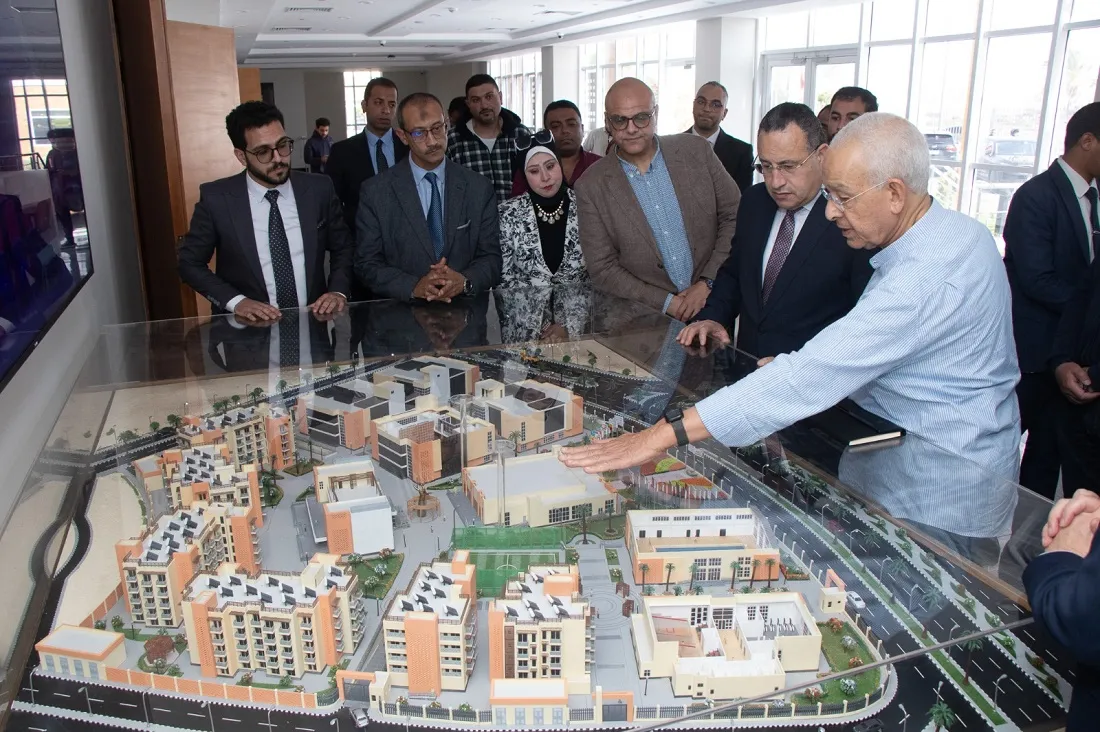 خلال تفقد وزير التعليم العالي جامعة سنجور بمدينة برج العرب