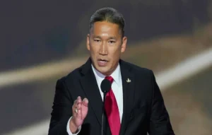 هونغ كاو وزير البحرية الأمريكية الجديد