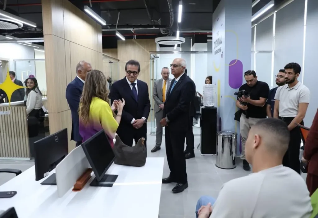 وزير الصحة خلال افتتاح جامعة "هيرتفوردشاير" بالعاصمة الجديدة