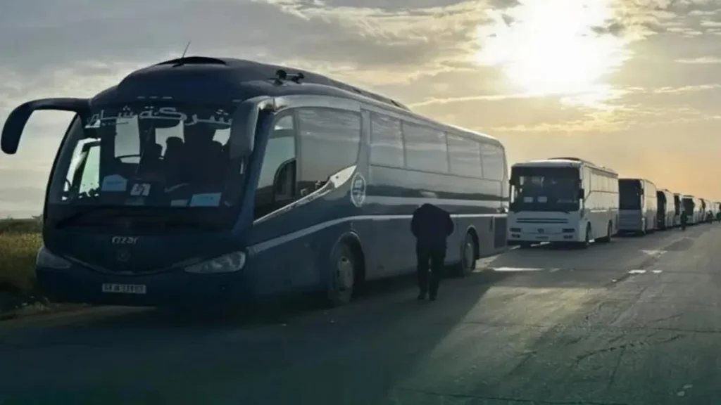 عودة نازحي عفرين ضمن قافلة جديدة من القامشلي إلى ريف حلب الشمالي
