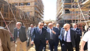 وزير التعليم العالي يتابع مستجدات تنفيذ الحرم الجديد للجامعة الأهلية الفرنسية بمدينة الشروق