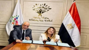 الدكتورة إيمان كريم المشرف العام على المجلس القومي للأشخاص ذوي الإعاقة والدكتور أشرف زكي نقيب المهن التمثيلية
