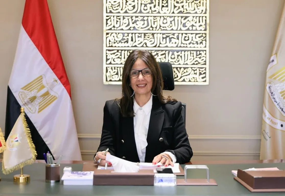 الدكتورة جيهان زكي وزيرة الثقافة