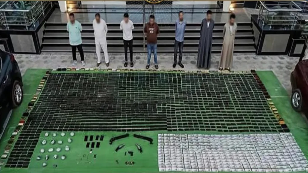 ضبط مواد مخدرة وأسلحة نارية خلال حملة أمنية موسعة بعدة محافظات