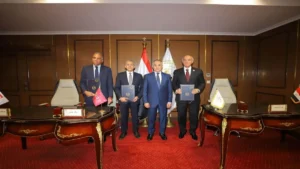أثناء توقيع بروتوكول التعاون بين بنك مصر ووزارة العدل وشركة "إي فاينانس"