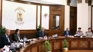 الدكتور مصطفى مدبولي رئيس مجلس الوزراء لبحث مشروعات حياة كريمة