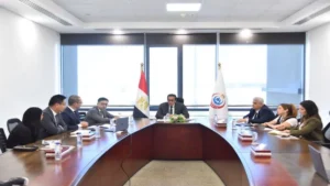 جانب من لقاء وزير الصحة الدكتور خالد عبدالغفار مع ممثلي شركة «هواوي» لبحث تطوير التحول الرقمي للرعاية الصحية