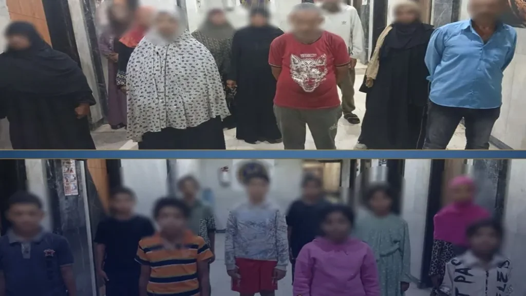 عصابة استغلال الأطفال في الجزء العلوي بعض القبض عليهم والأطفال في الجزء السفلي