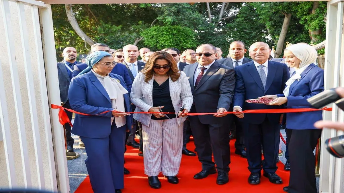 جانب من افتتاح بازار صعيد مصر لدعم الحرف اليدوية والتراثية ومنتجات محافظات الصعيد
