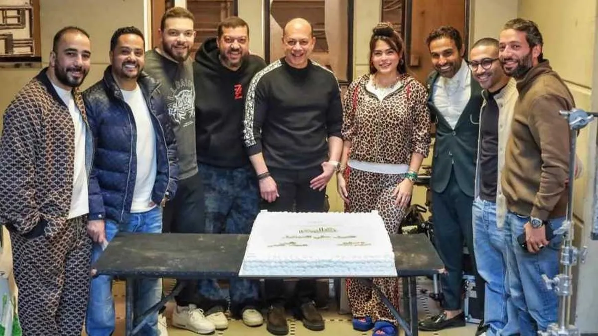 أحمد فهمي وأسماء جلال وباقي نجوم العمل في فيلم الفيل ع الدرفيل